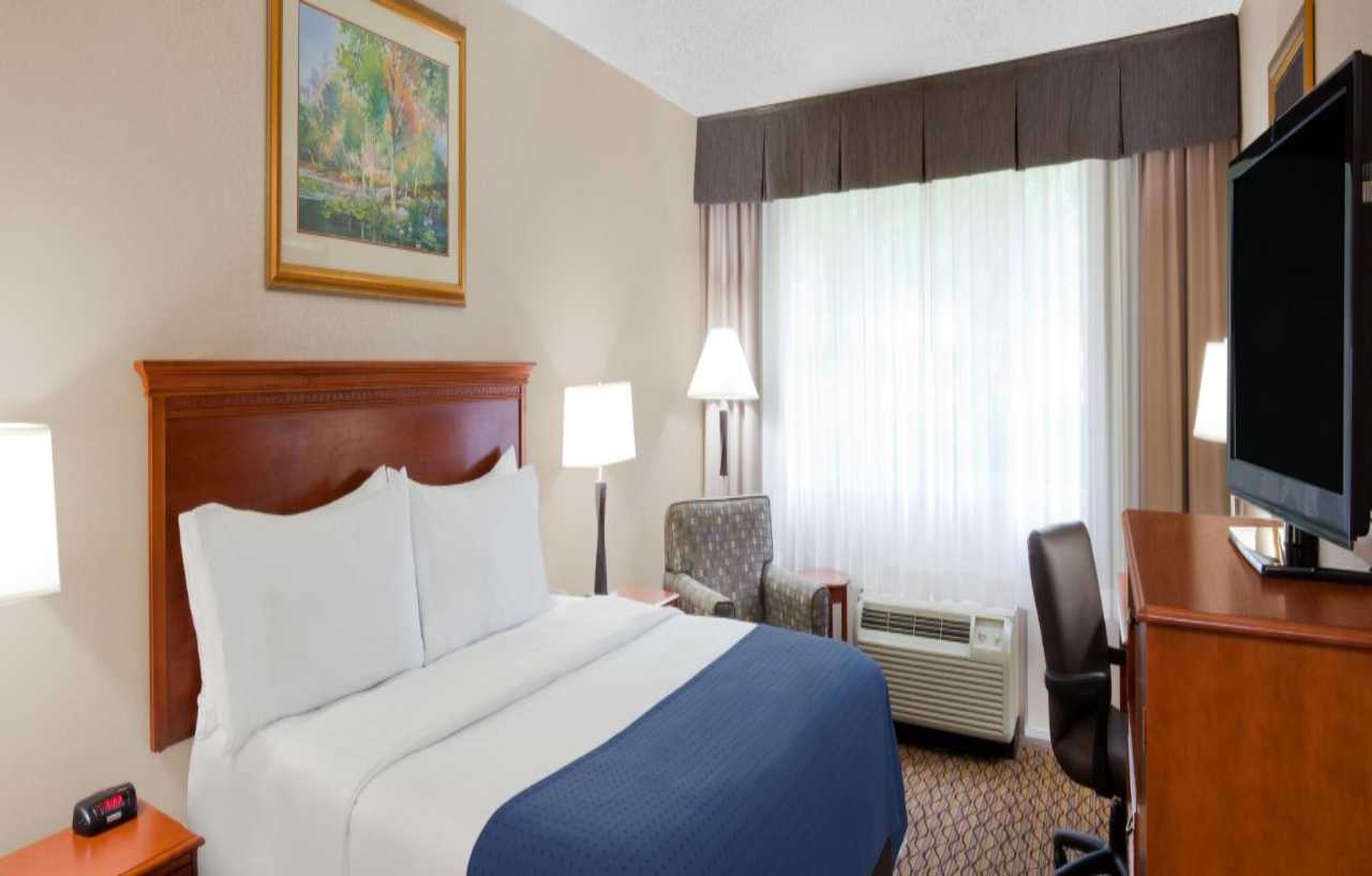 Holiday Inn Marquette By Ihg Esterno foto